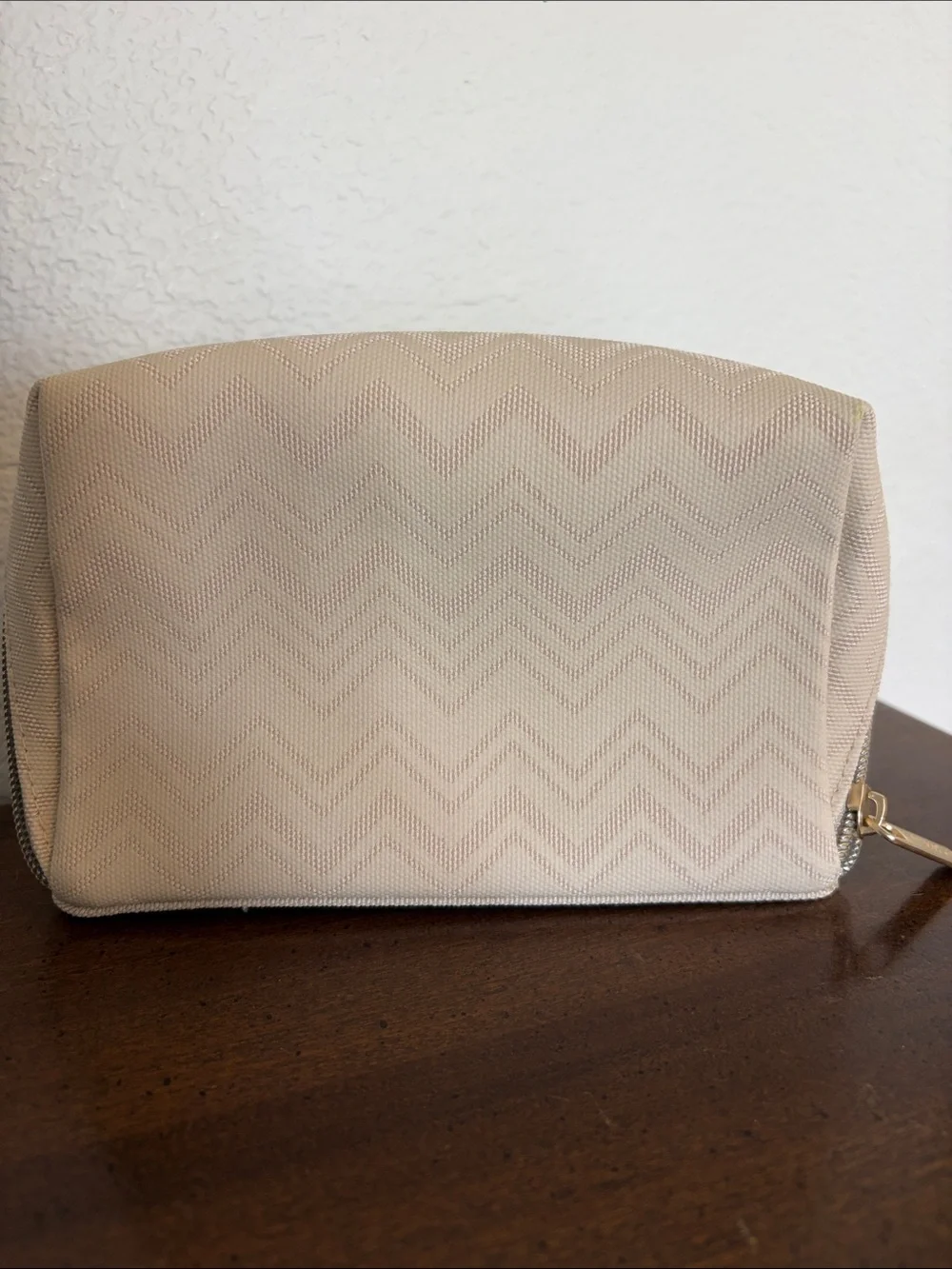 Missoni for Delta Beige Chevron Travel Toiletry Pouch with socks
